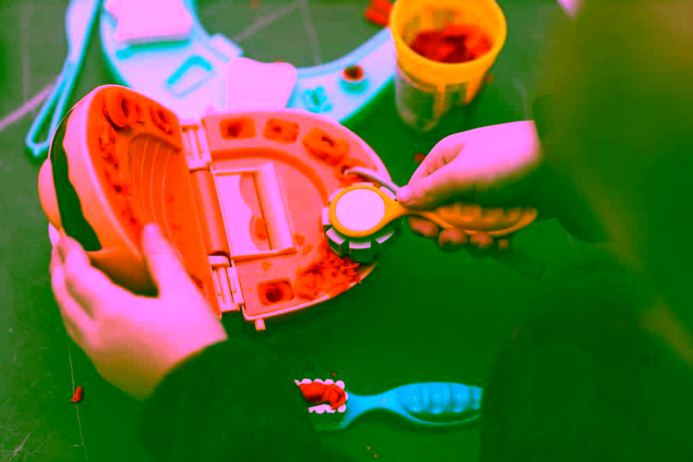 детские зубы чистка