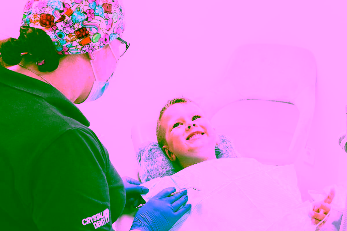 РАННЕЕ УДАЛЕНИЕ МОЛОЧНЫХ ЗУБОВ: ЧТО ДЕЛАТЬ?