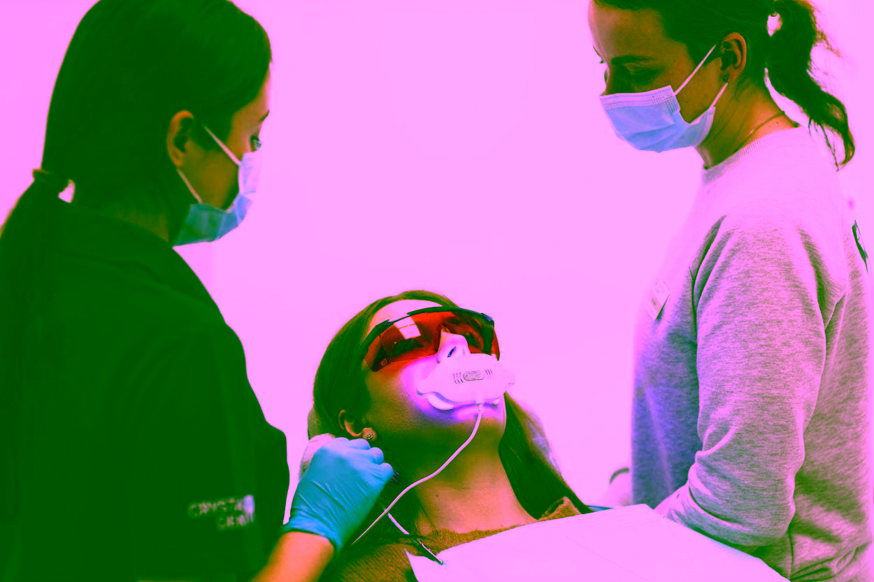 Как правильно ухаживать за зубами после отбеливания