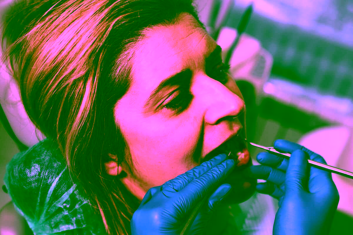 Сухость во рту: причины, симптомы, способы устранения