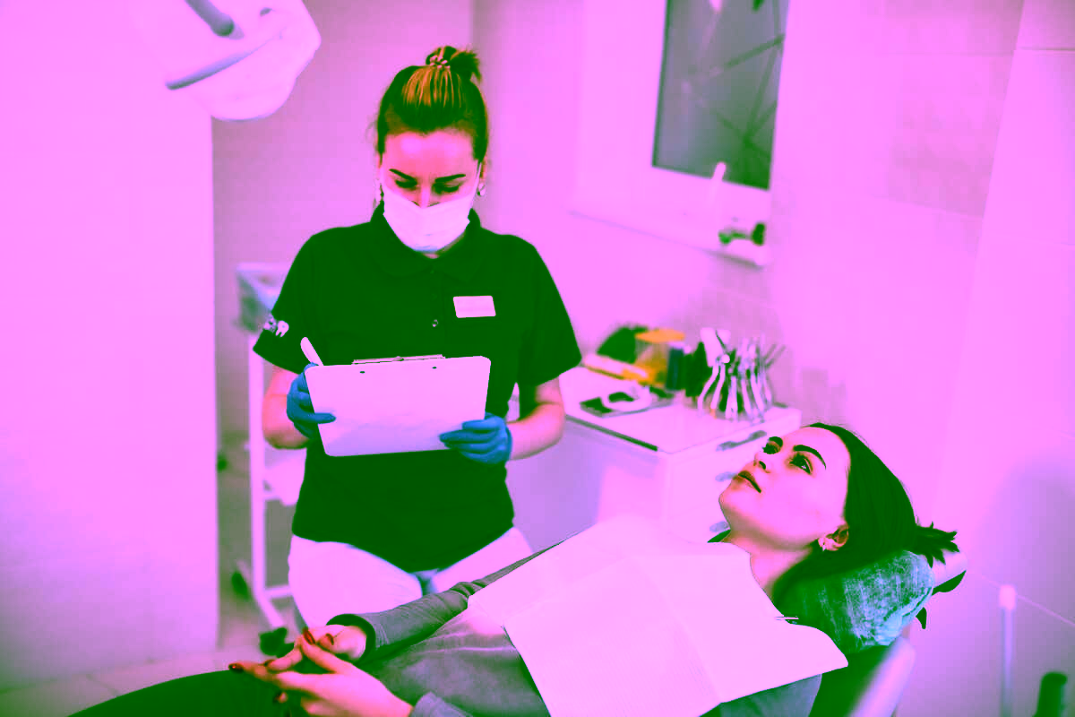 Что делать, если болит зуб? Как определить причину боли и как действовать